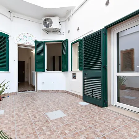 Il Cortile Dei Cantori דירה לצ'ה